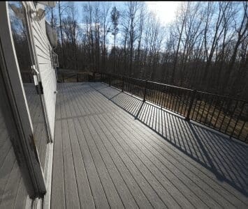 3 Reasons to Hire Deck Contractors for a Brand-New Deck